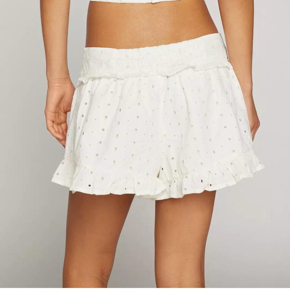 Kimchi Blue Emily White Eyelet Shorts by URBAN OUTFITTERS size XS